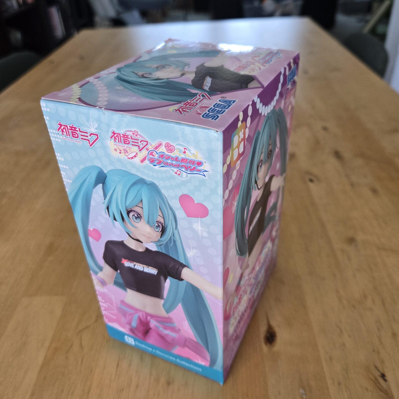 miku berry figure
